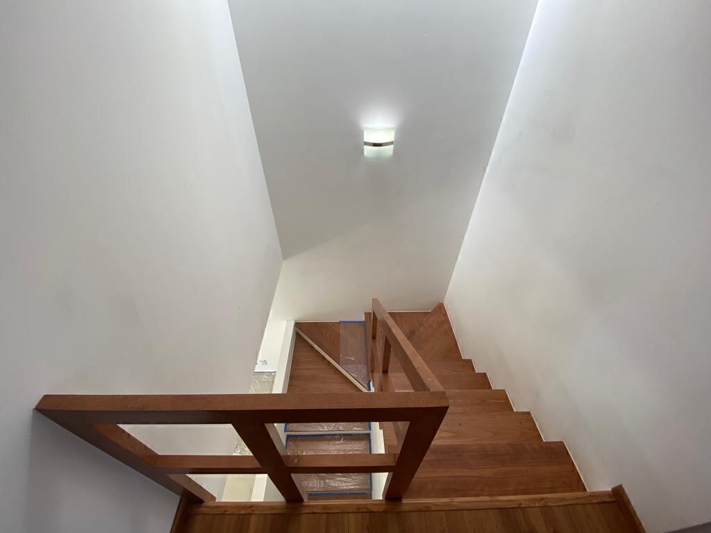7 of 21: Escaleras