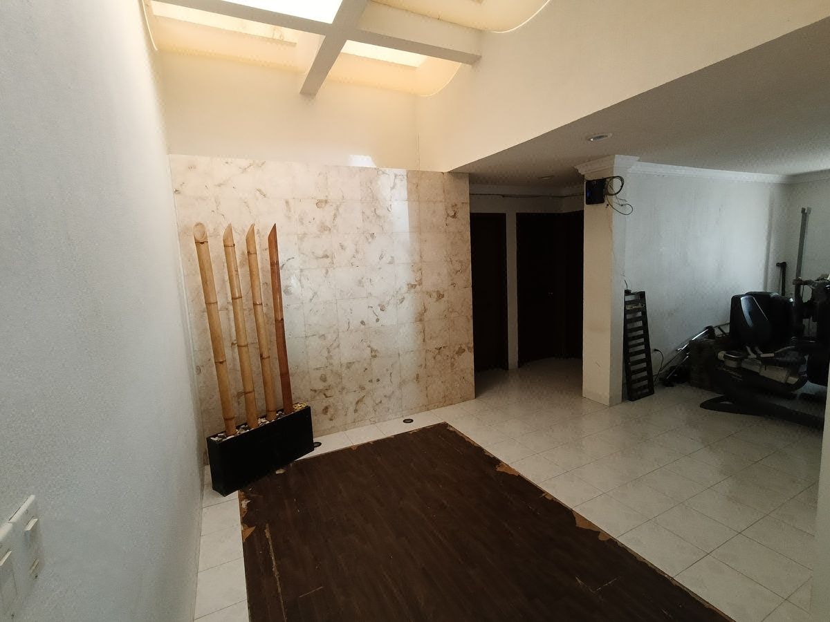 Residencia de un solo piso con alberca, family room y gran potencial - foto 5