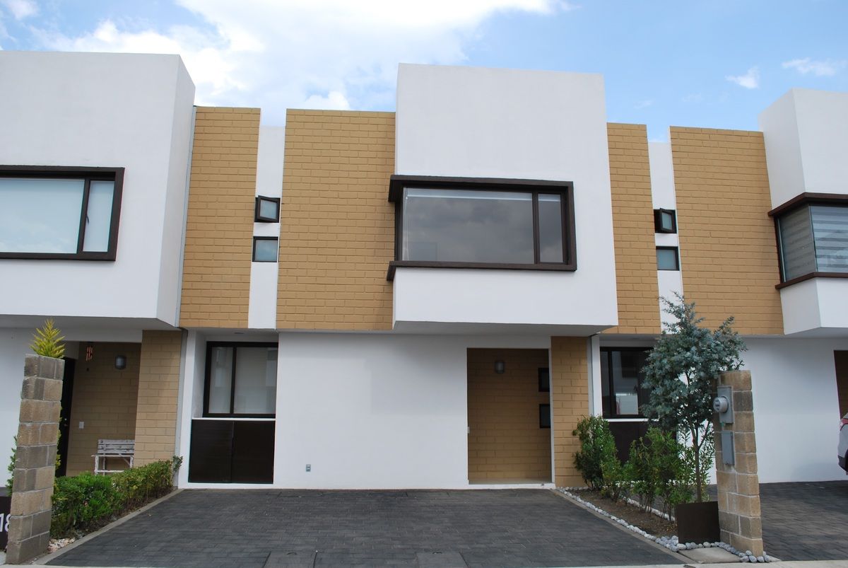 1 de 29: Fachada principal