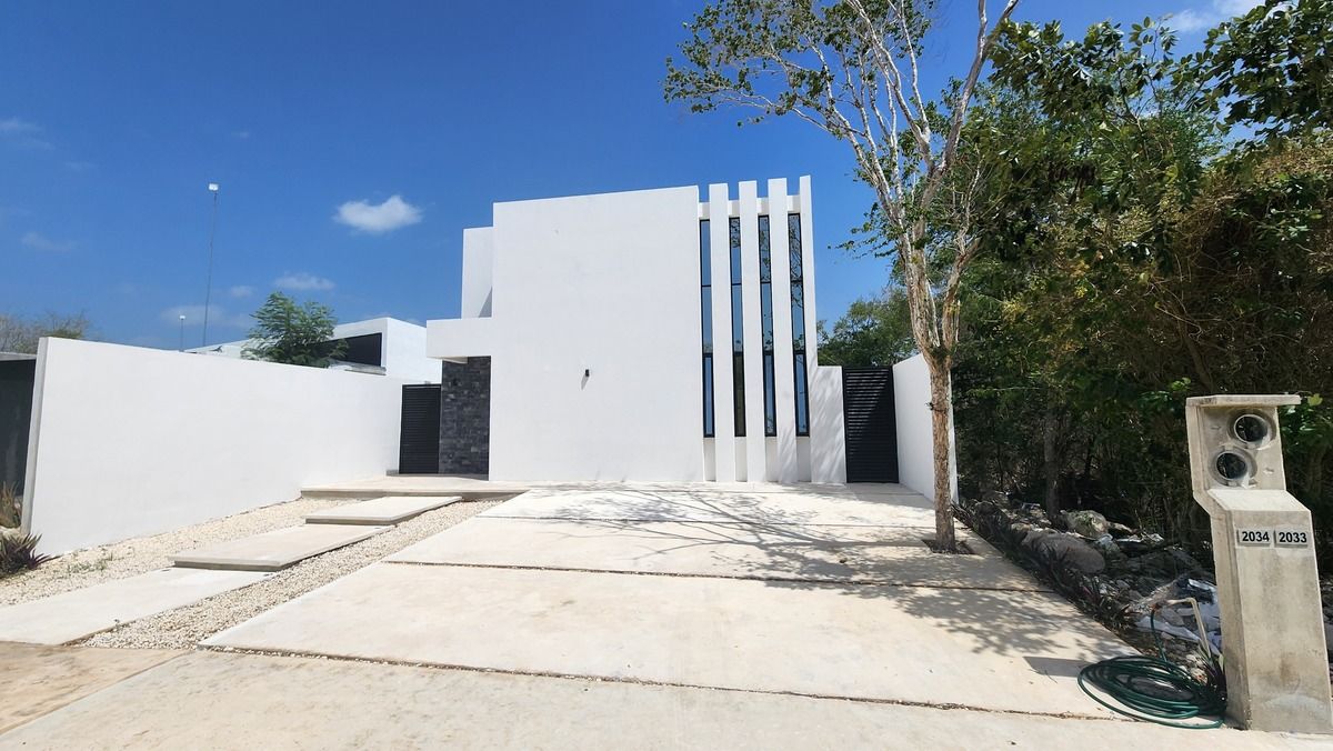 2 of 50: Casa en Venta Merida