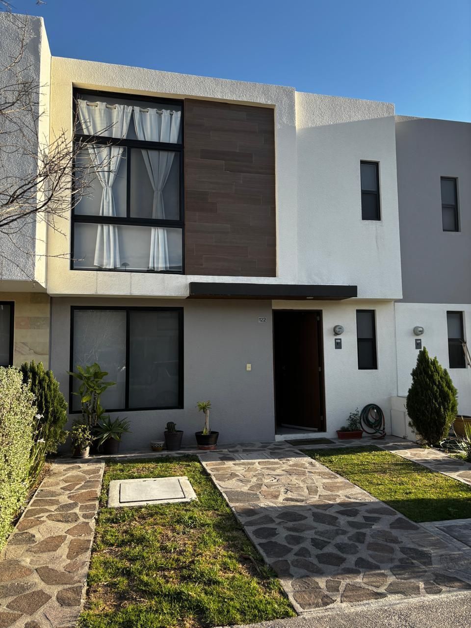 1 de 10: FACHADA