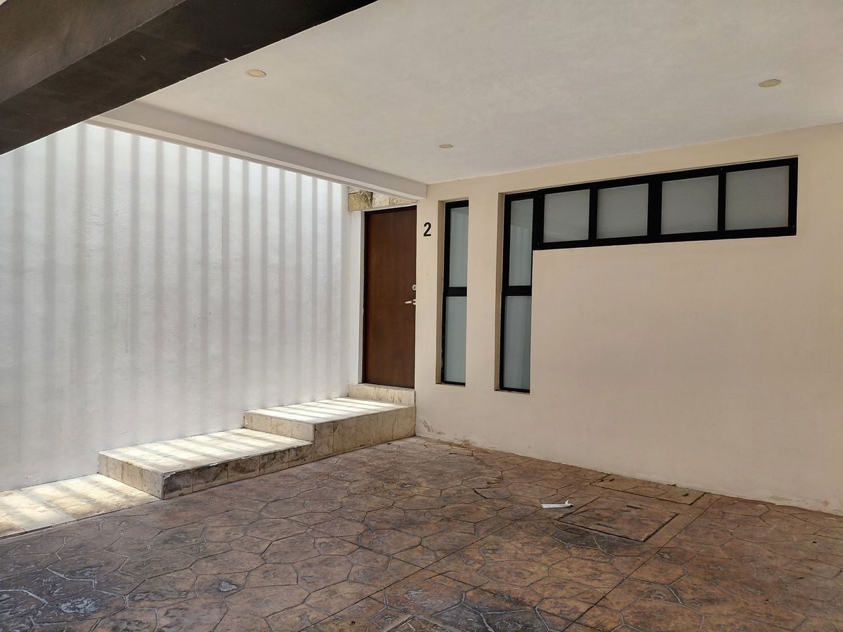 5 de 9: Estacionamiento techado