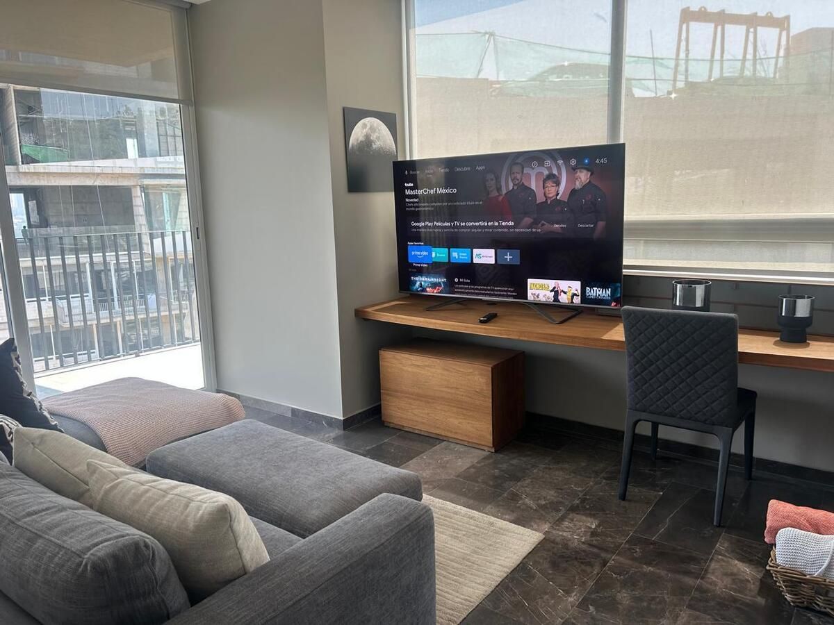 2 of 11: Sala TV