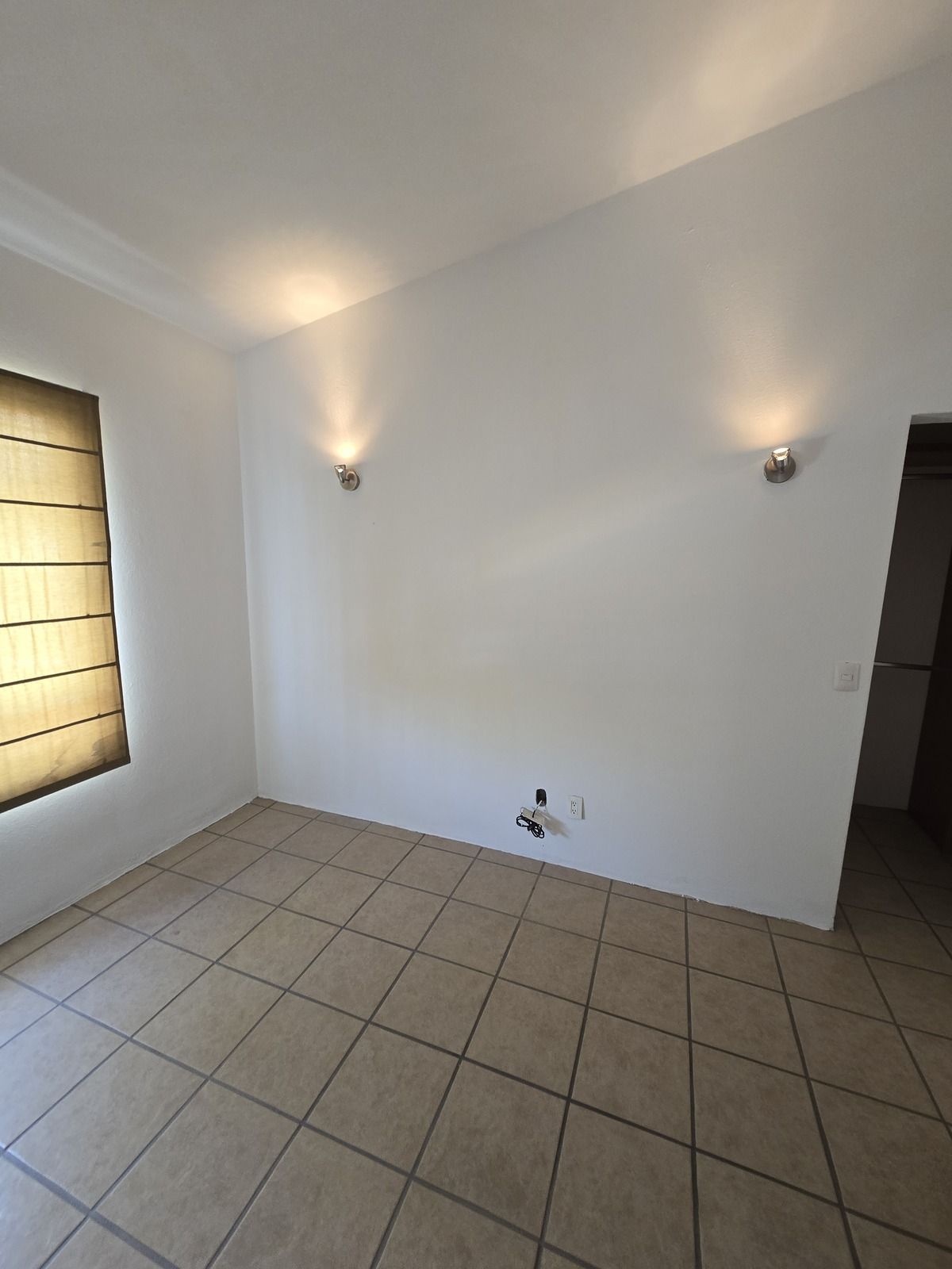 16 de 40: REGADERA BAÑO PRINCIPAL