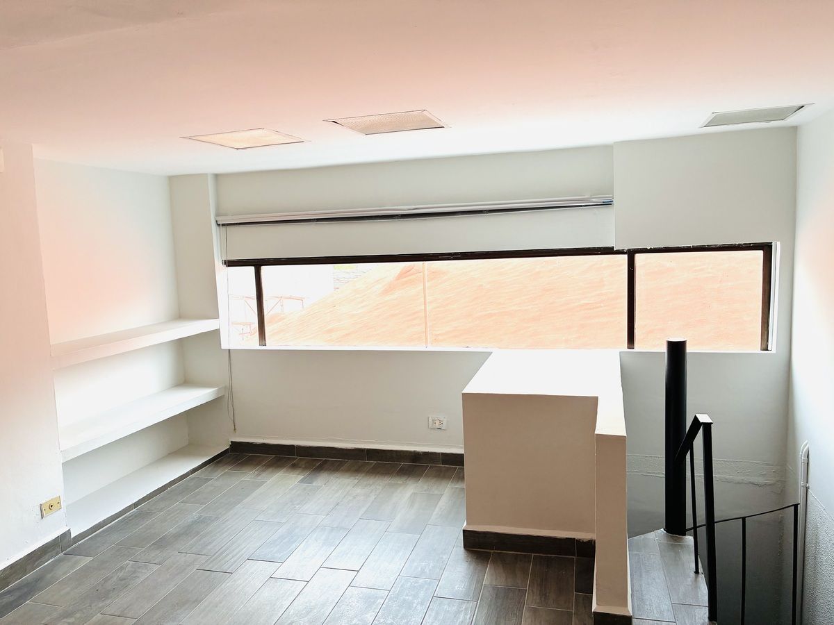 6 of 10: Mezzanine