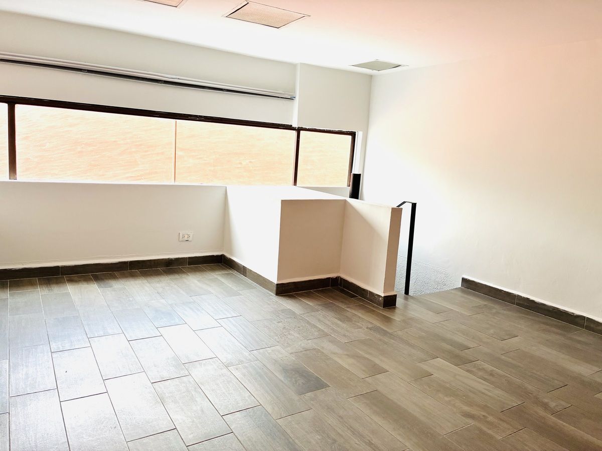 8 of 10: Mezzanine