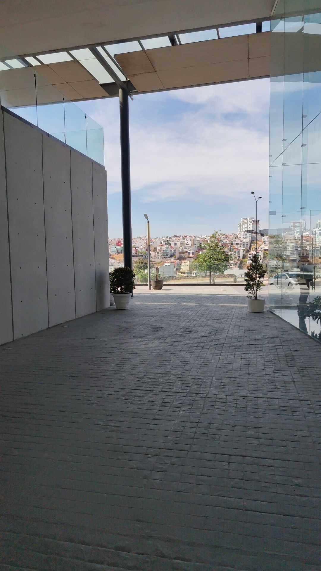 Local Comercial en Venta en Plaza Nouvalia, Oportunidad de Inversión
