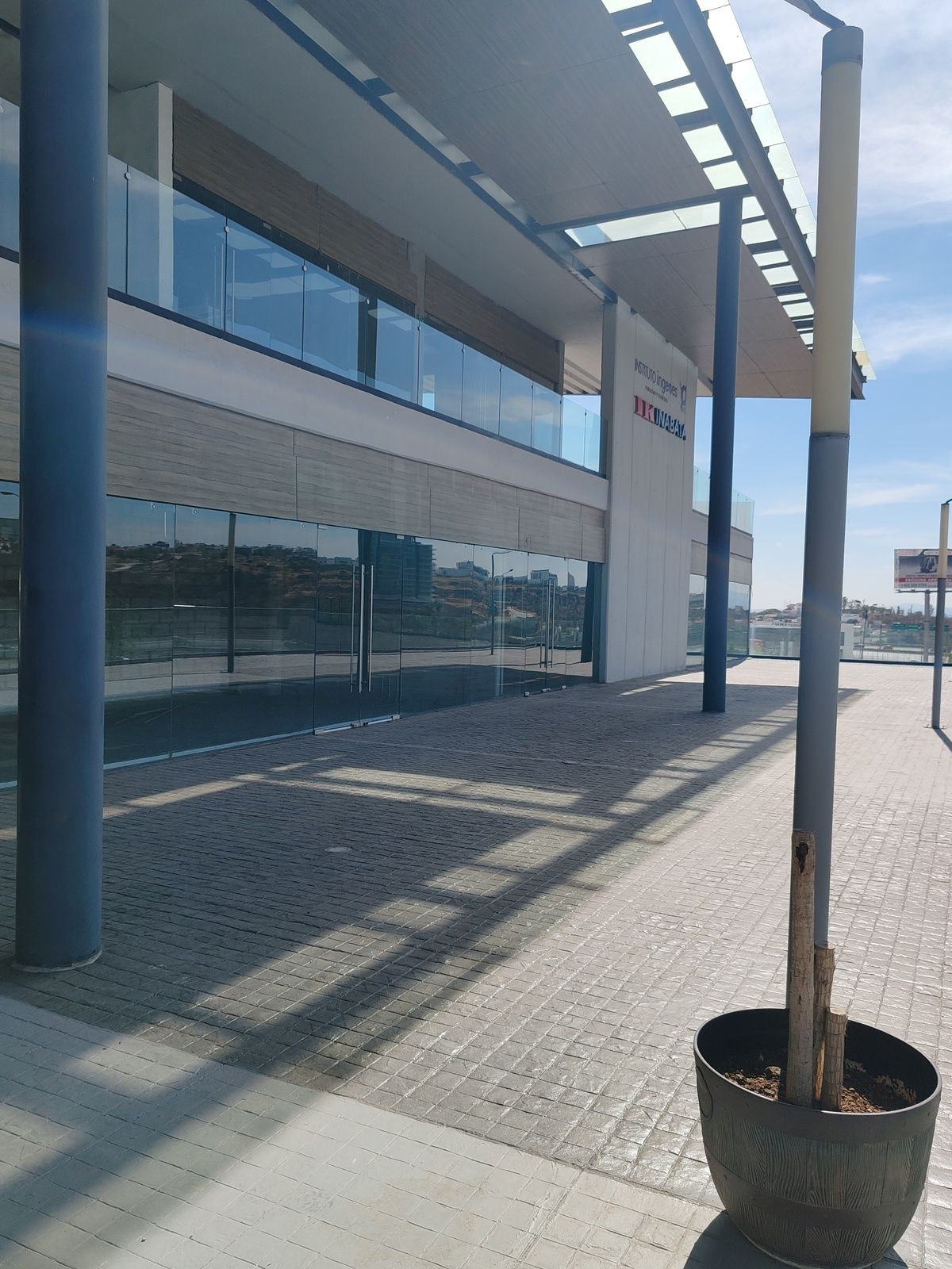 Local Comercial en Venta en Plaza Nouvalia, Oportunidad de Inversión