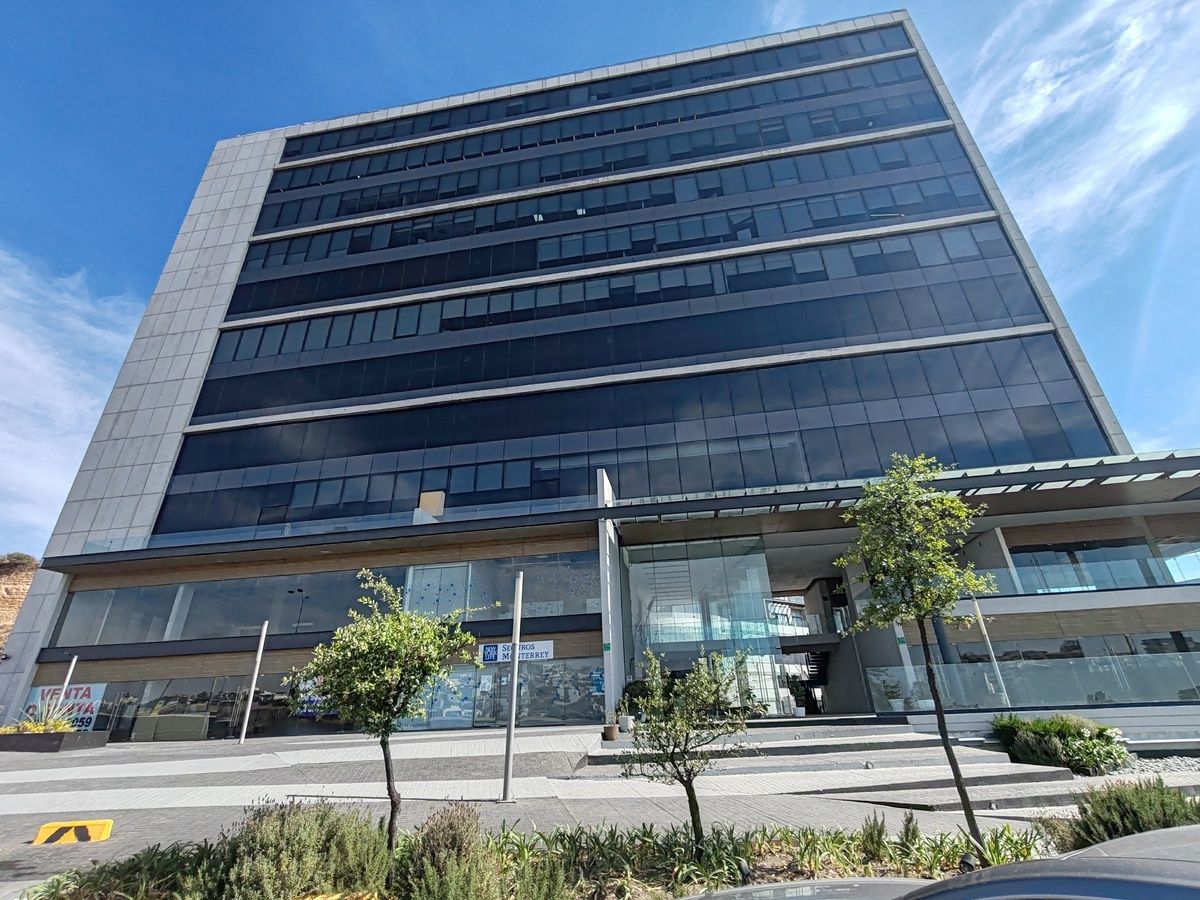 Local Comercial en Venta en Plaza Nouvalia, Oportunidad de Inversión