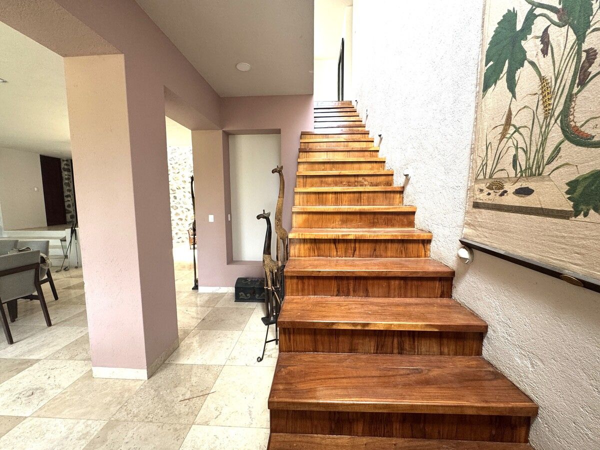 14 de 32: Escalera