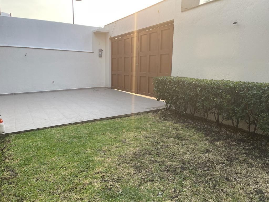 3 de 47: Estacionamiento