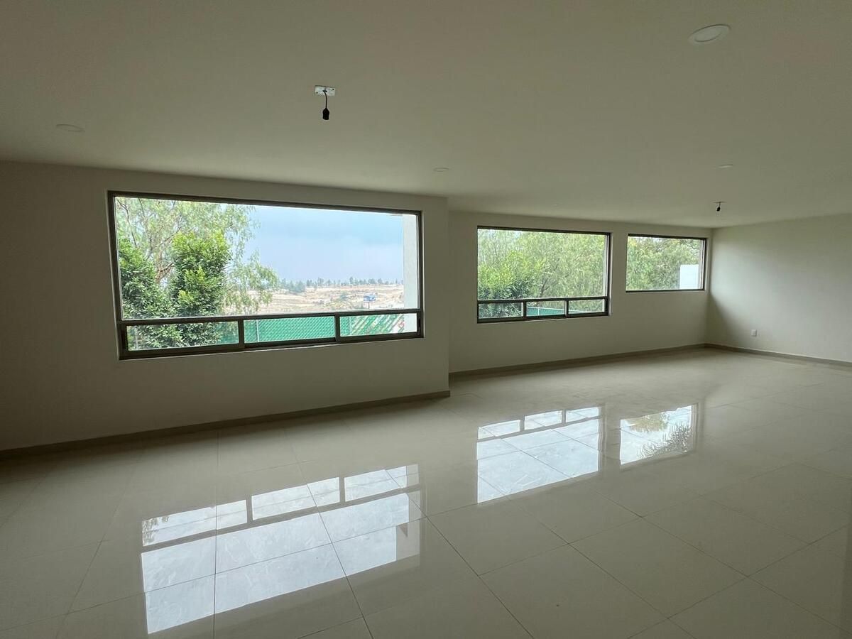 4 de 47: Sala Comedor