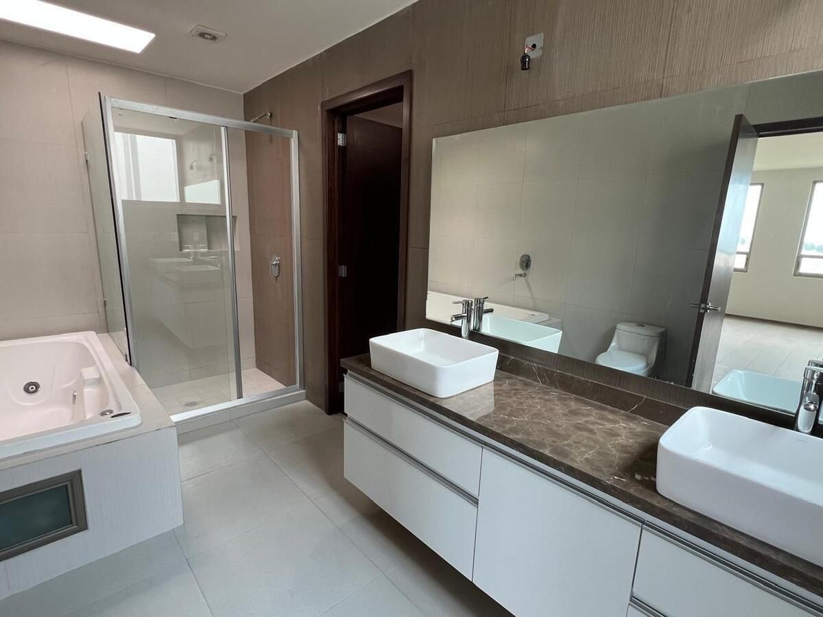 21 de 47: Recámara ppal baño
