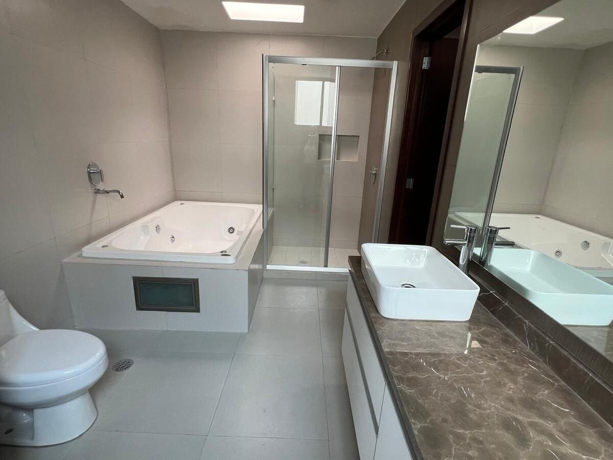 20 de 47: Recámara ppal baño