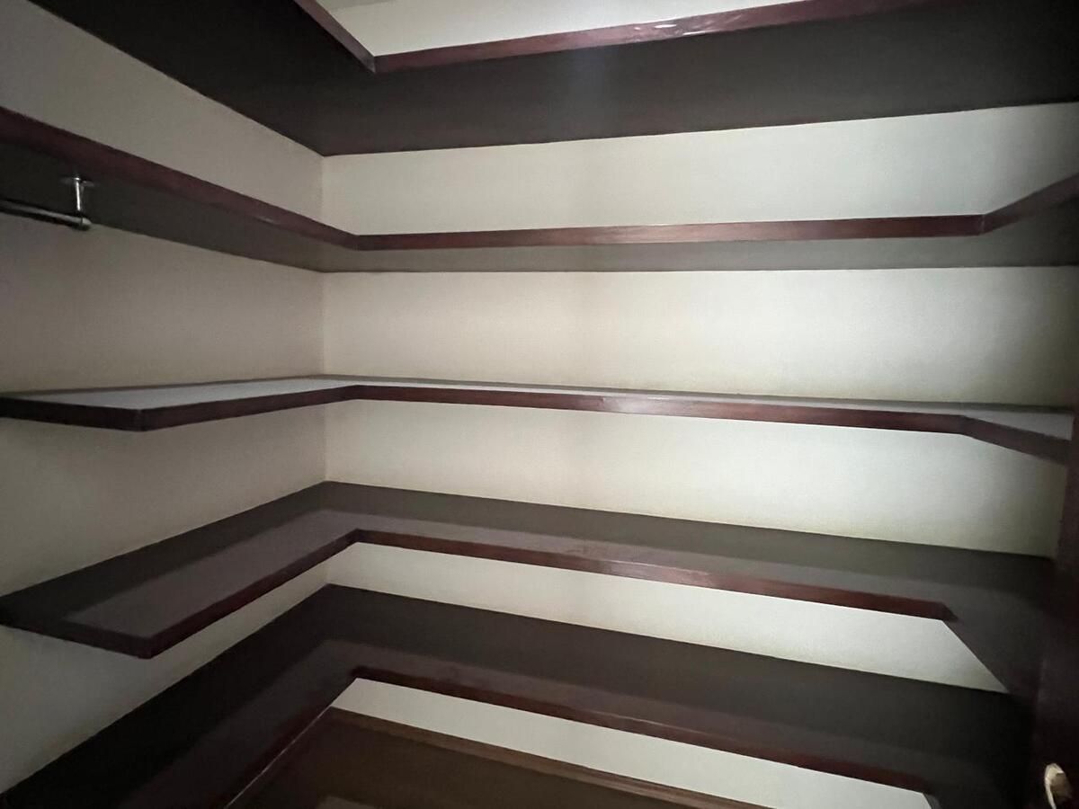 17 de 47: Closet de blancos
