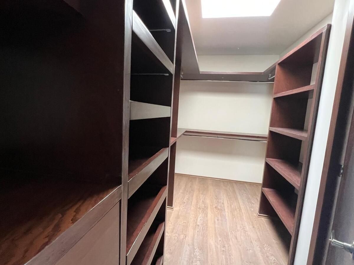 30 de 47: Recámara 2 vestidor