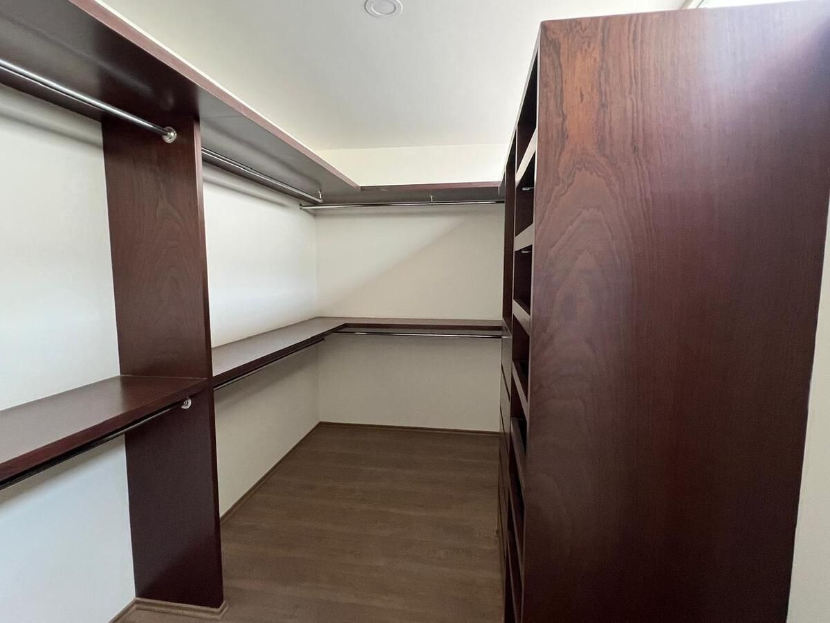 34 de 47: Recámara 3 vestidor