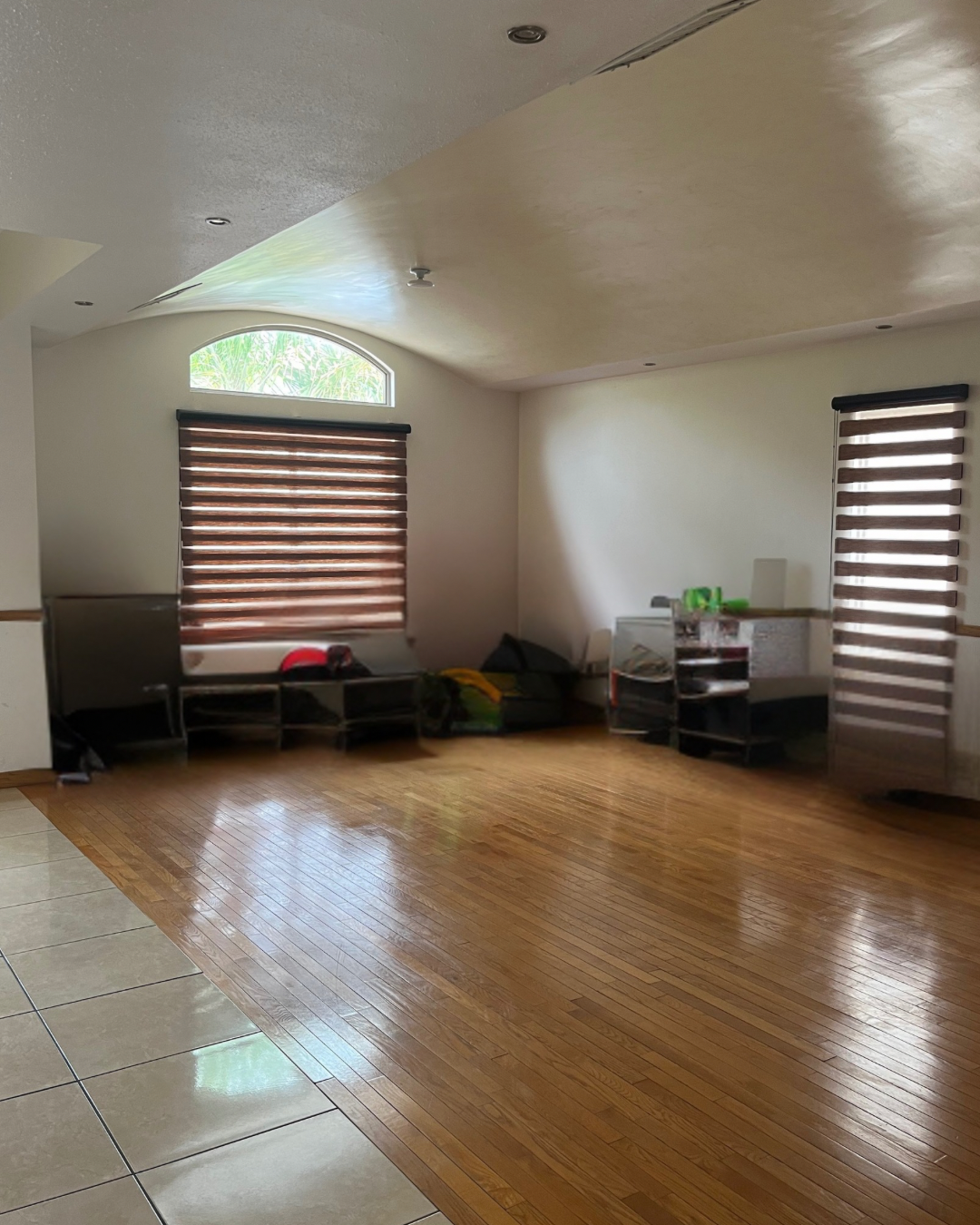 3 of 6: Sala y Comedor