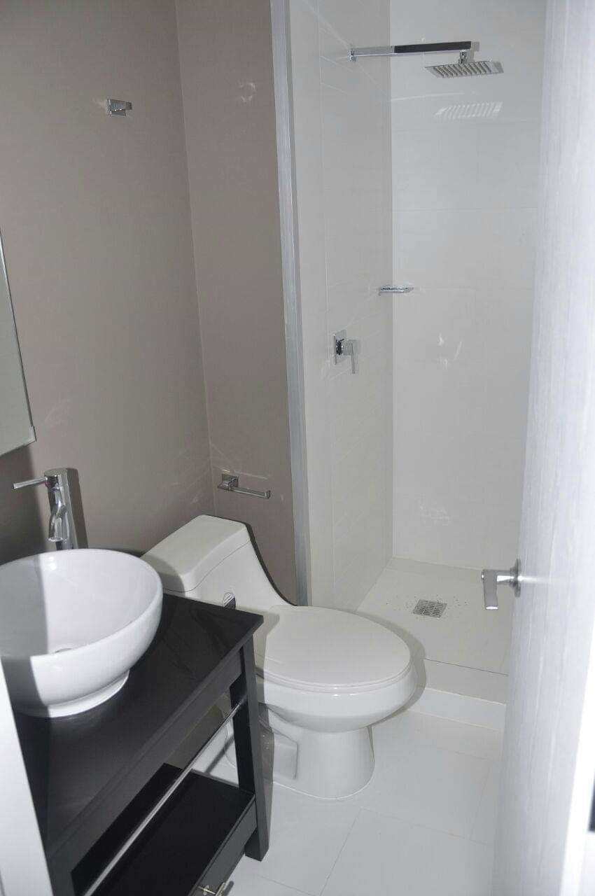 1 of 10: Baño