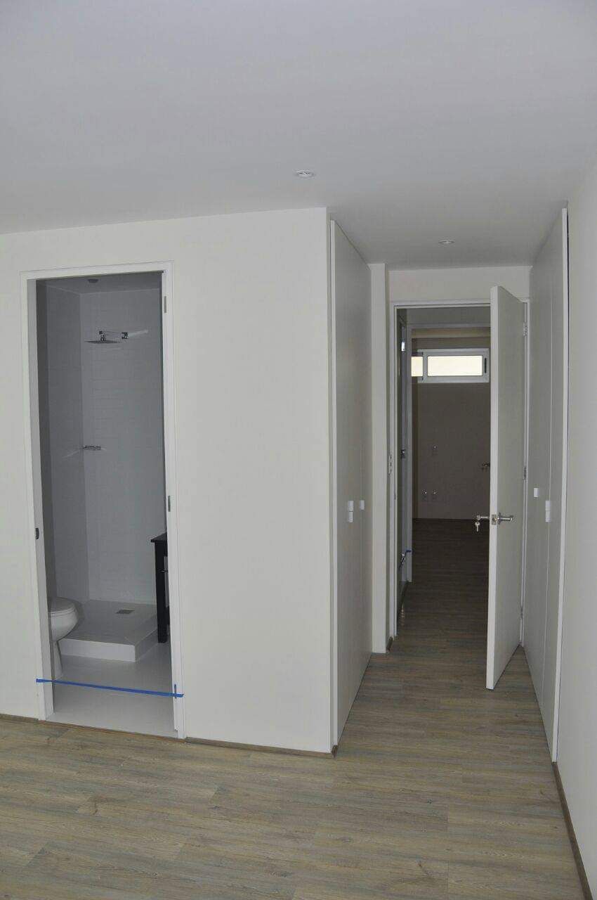 2 of 10: Recamara con Baño