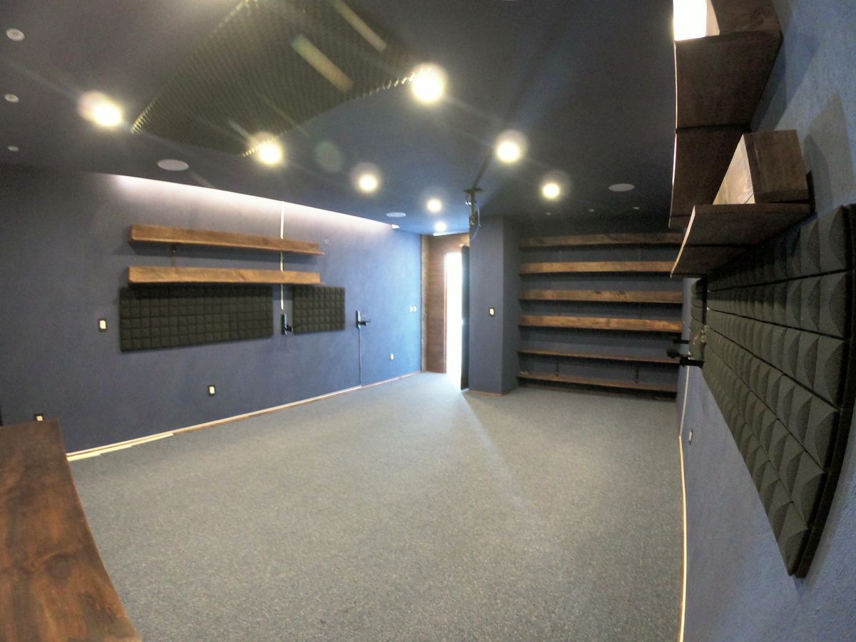 12 de 38: Sala audiovisual