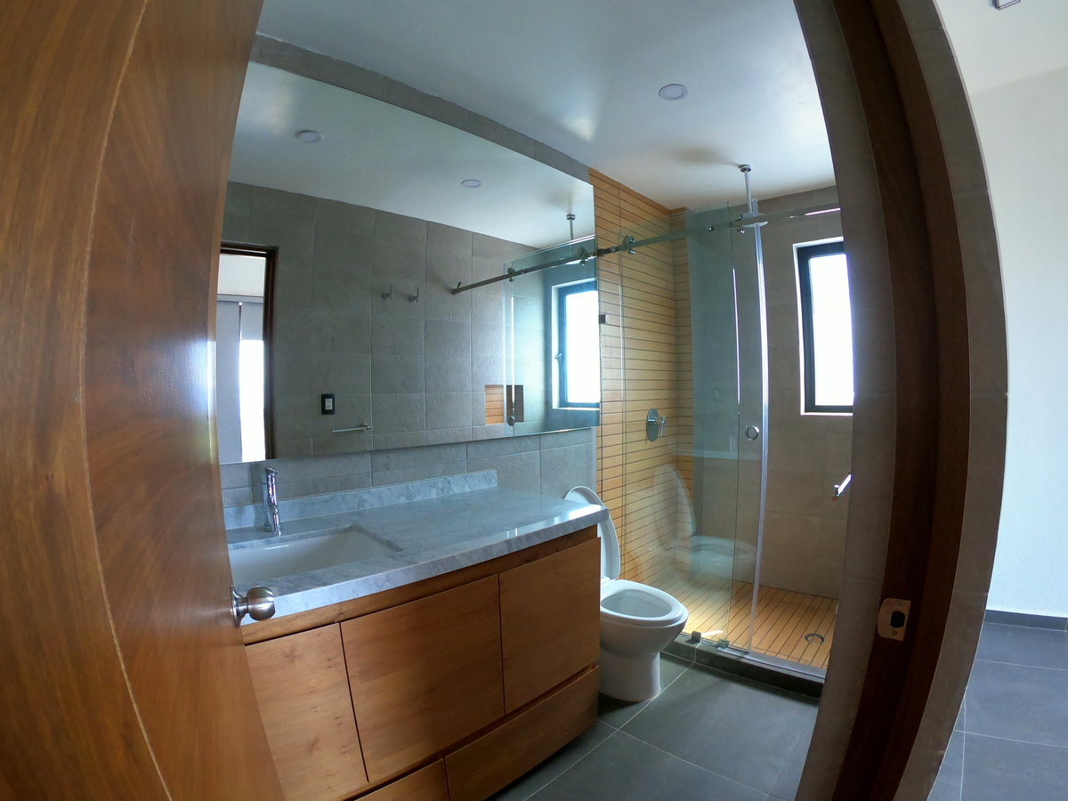 18 de 37: Baño recamara de visitas