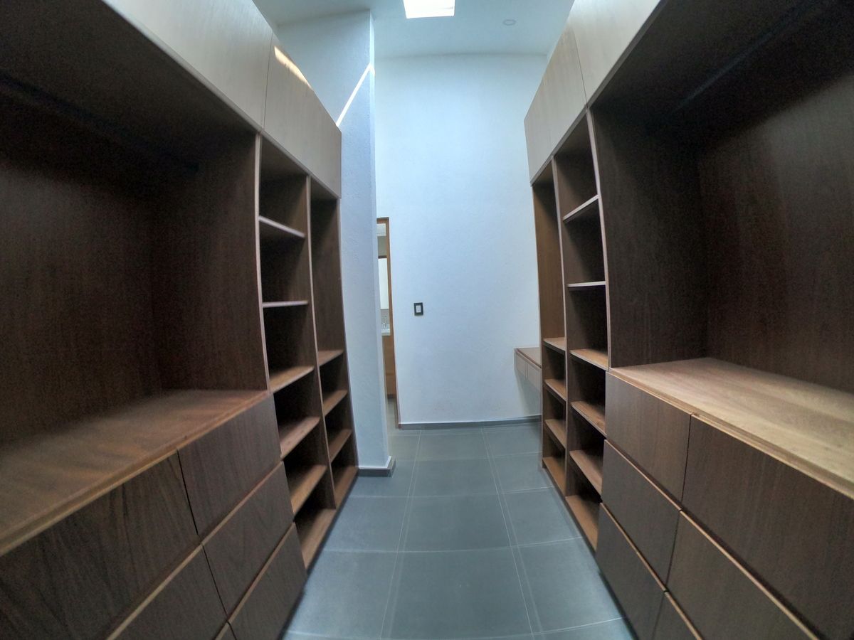 22 de 38: Walk-in closet recamara secundaria