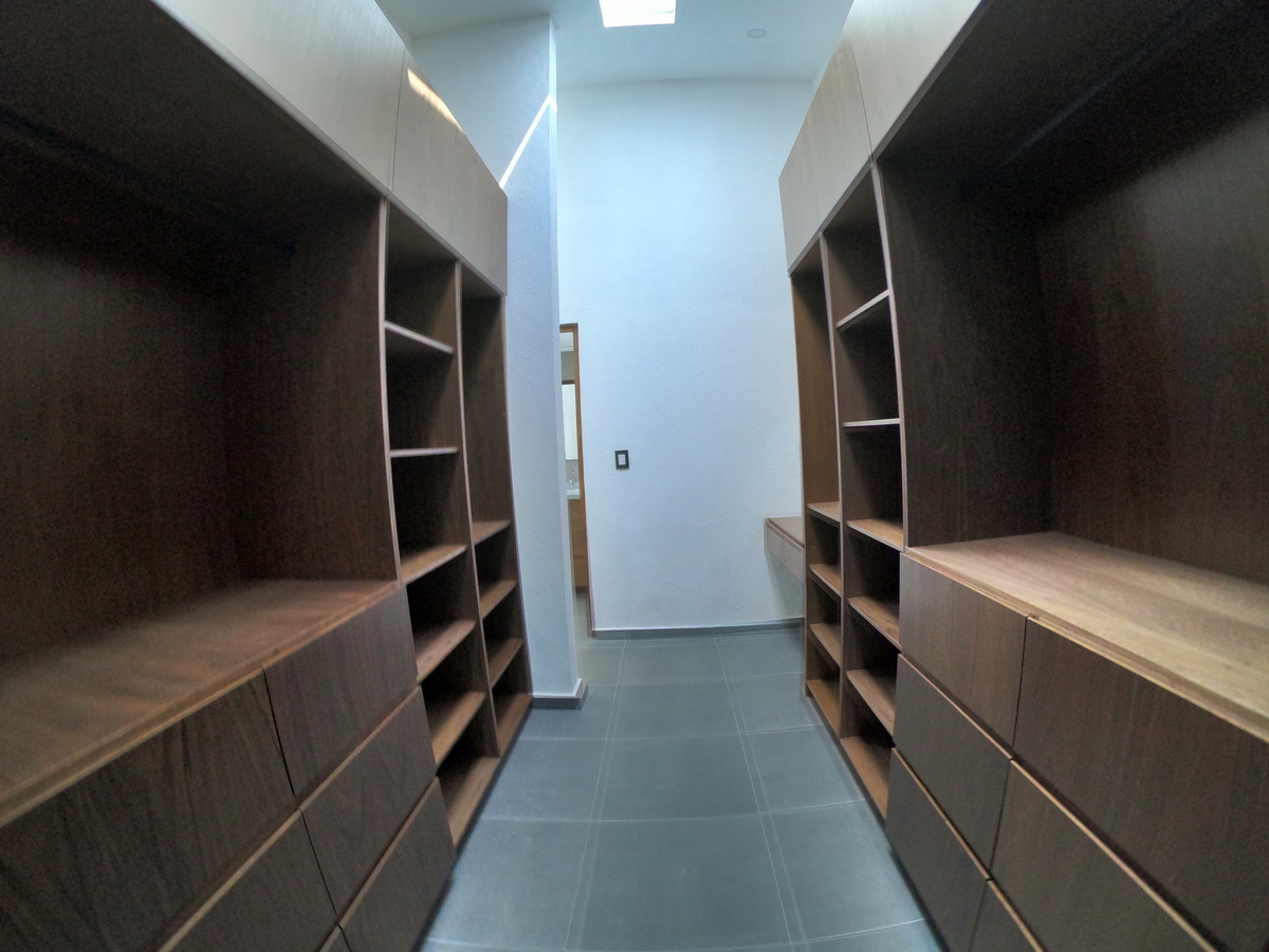 22 de 37: Walk-in closet recamara secundaria