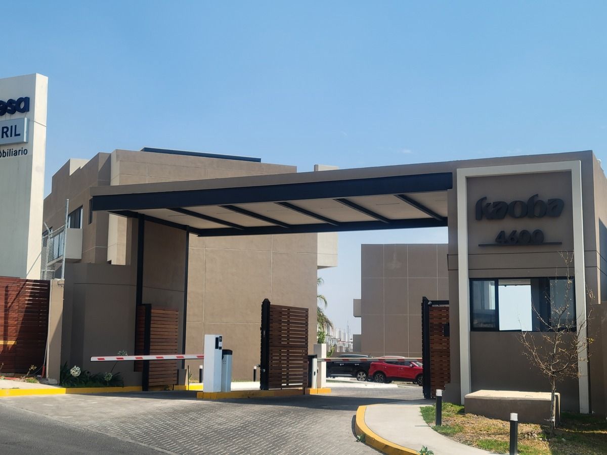 1 of 12: Acceso a Condominio Kaoba