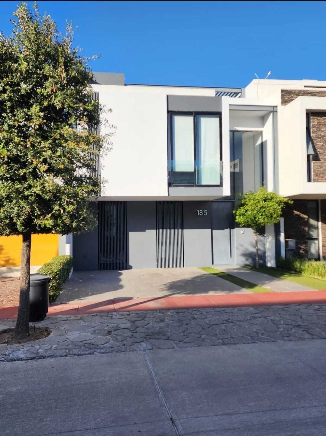 2 de 48: Fachada
