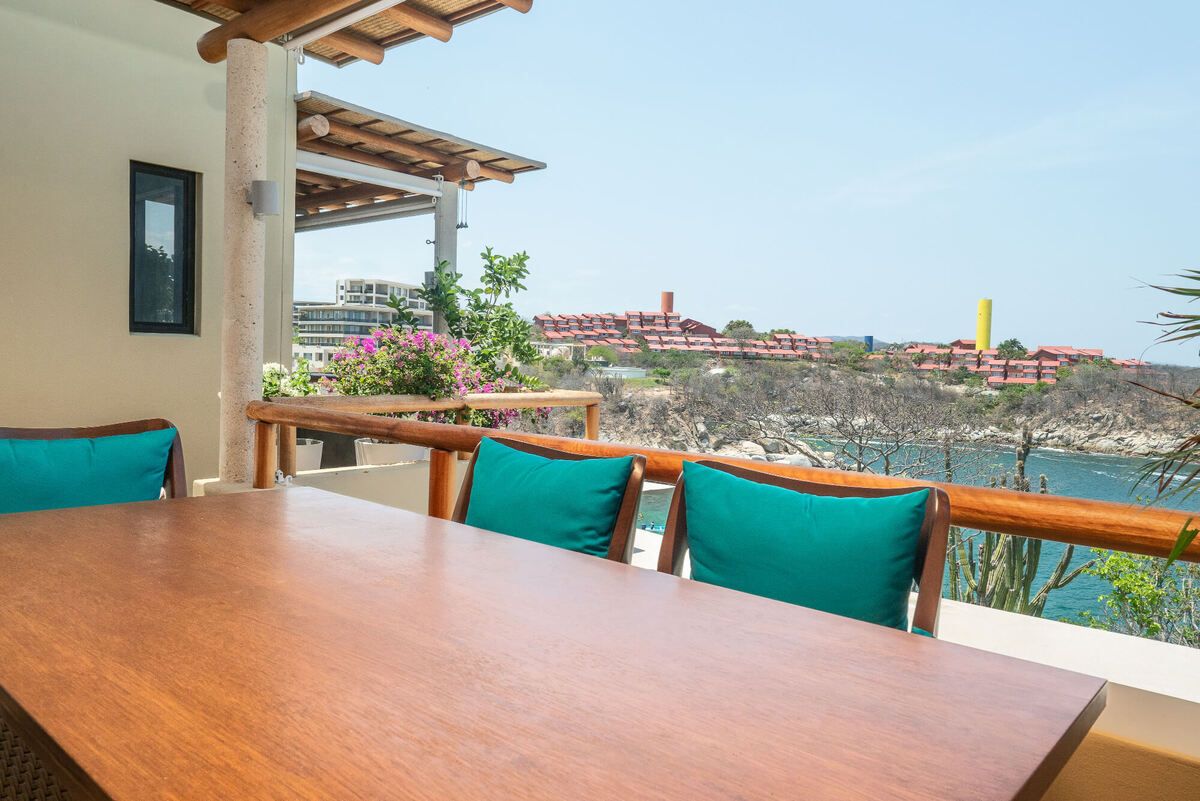 5 de 26: Outdoor Dining Area