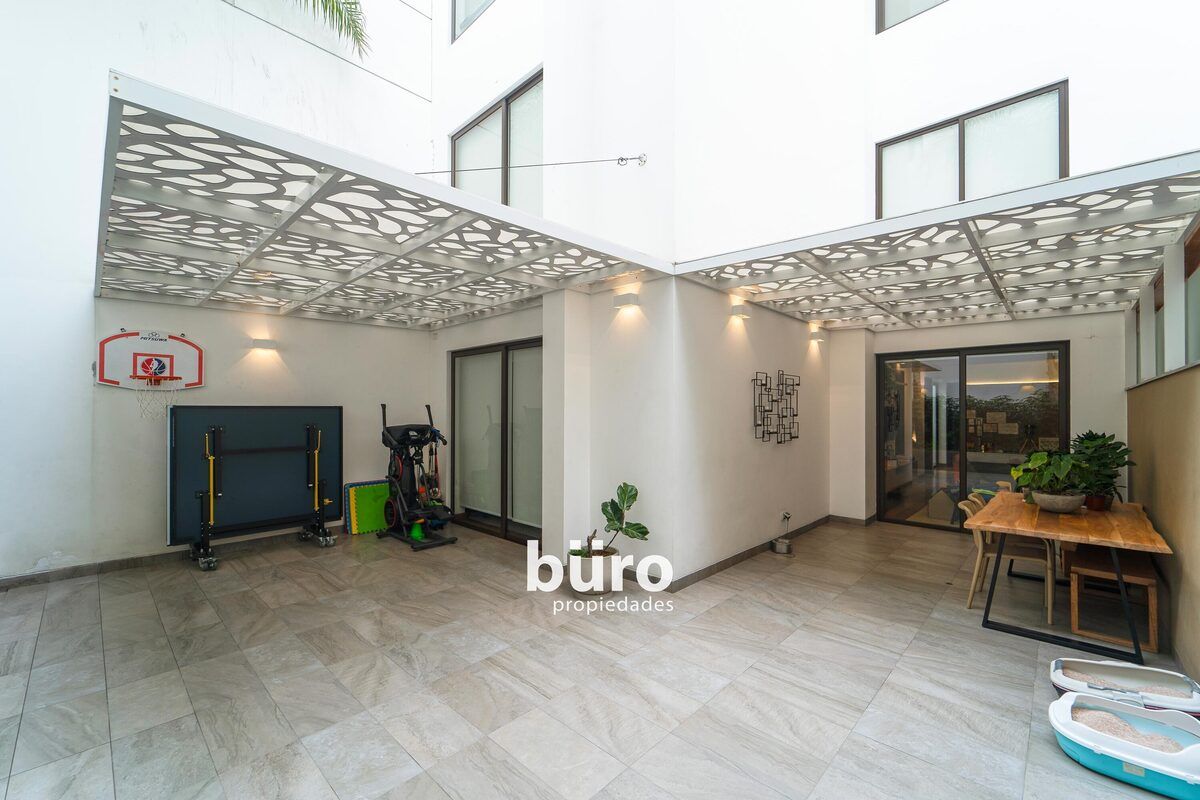3 de 29: Terraza con acceso a la sala de estar y dormitorio principal