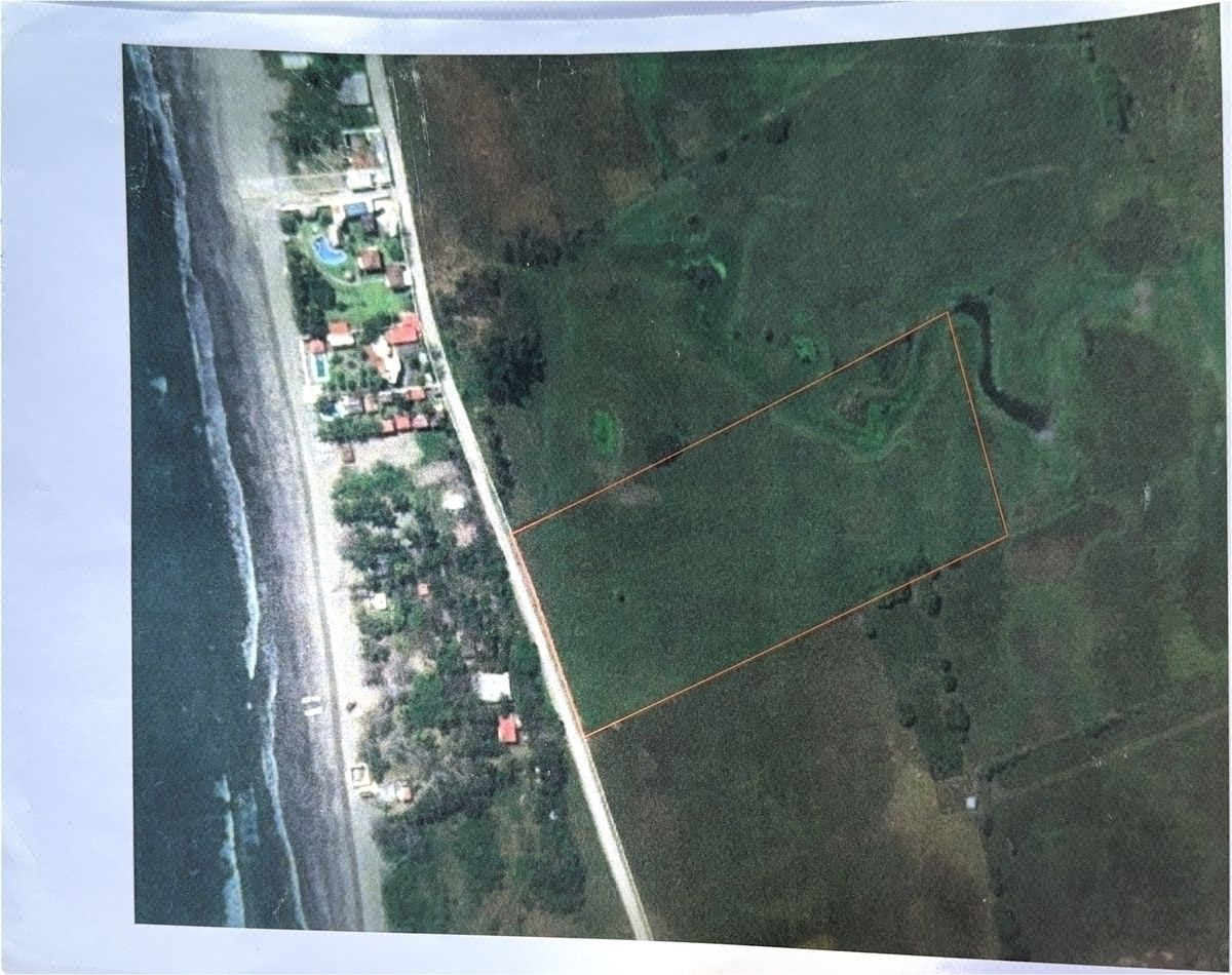 Terreno de 18,800 m2 en venta en Mata de Uva. ALVARADO, VER.