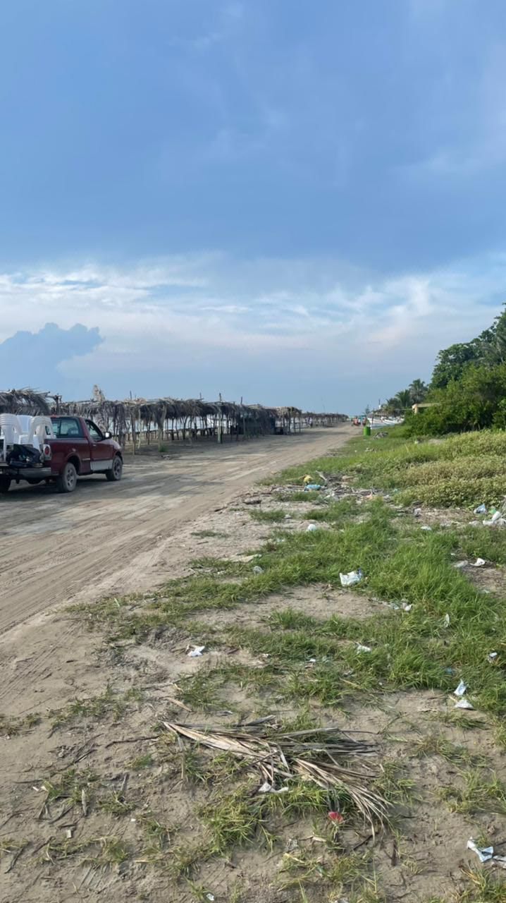 Terreno de 9,005 m2 en venta en Mata de Uva. ALVARADO VER. A PIE DE PLAYA
