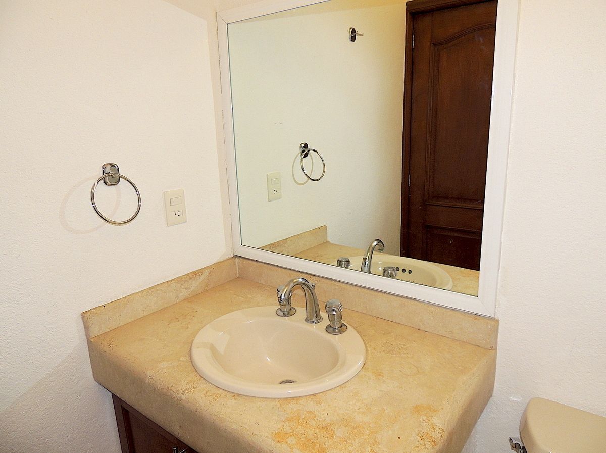 13 de 41: Casa principal