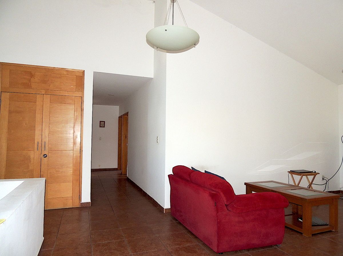23 de 41: Departamento en 2ndo Nivel