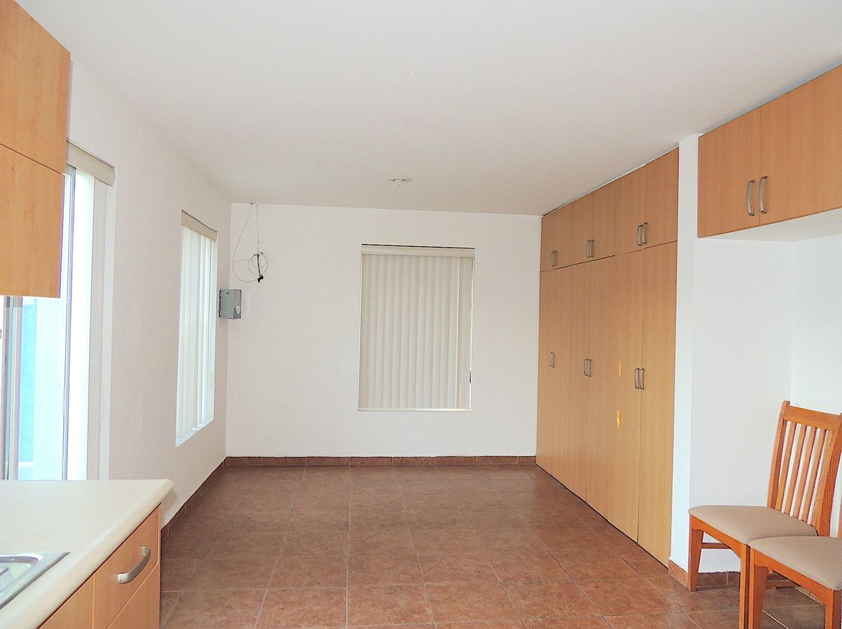 6 de 41: Cocina casa principal