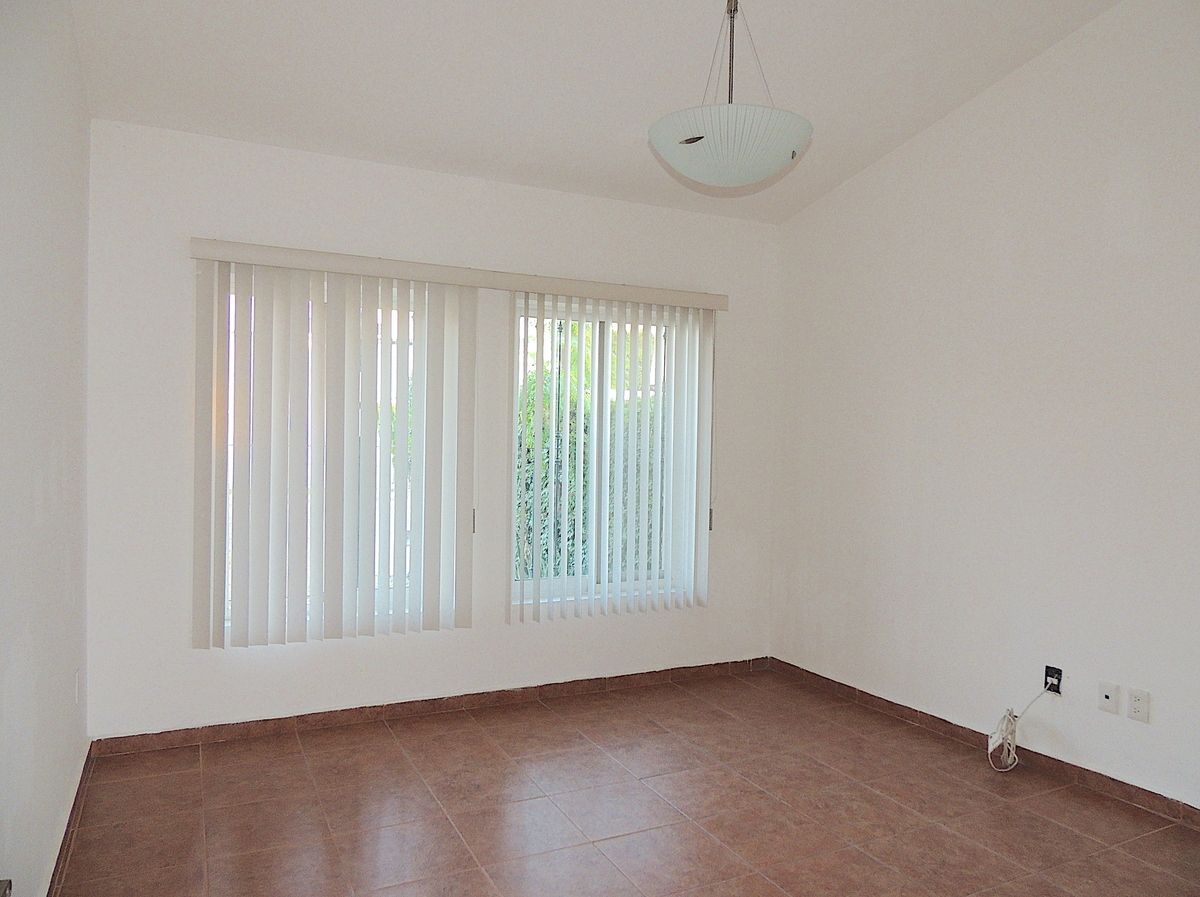 14 de 41: Casa principal