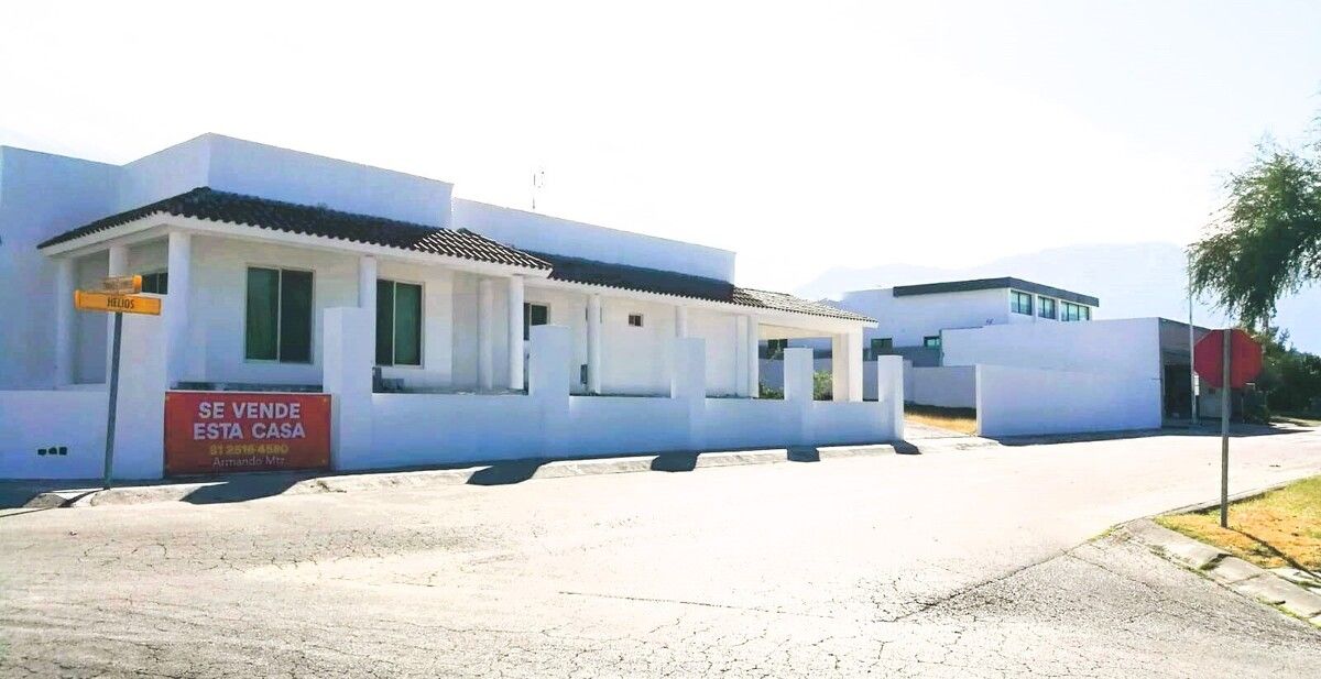 1 of 25: Fachada