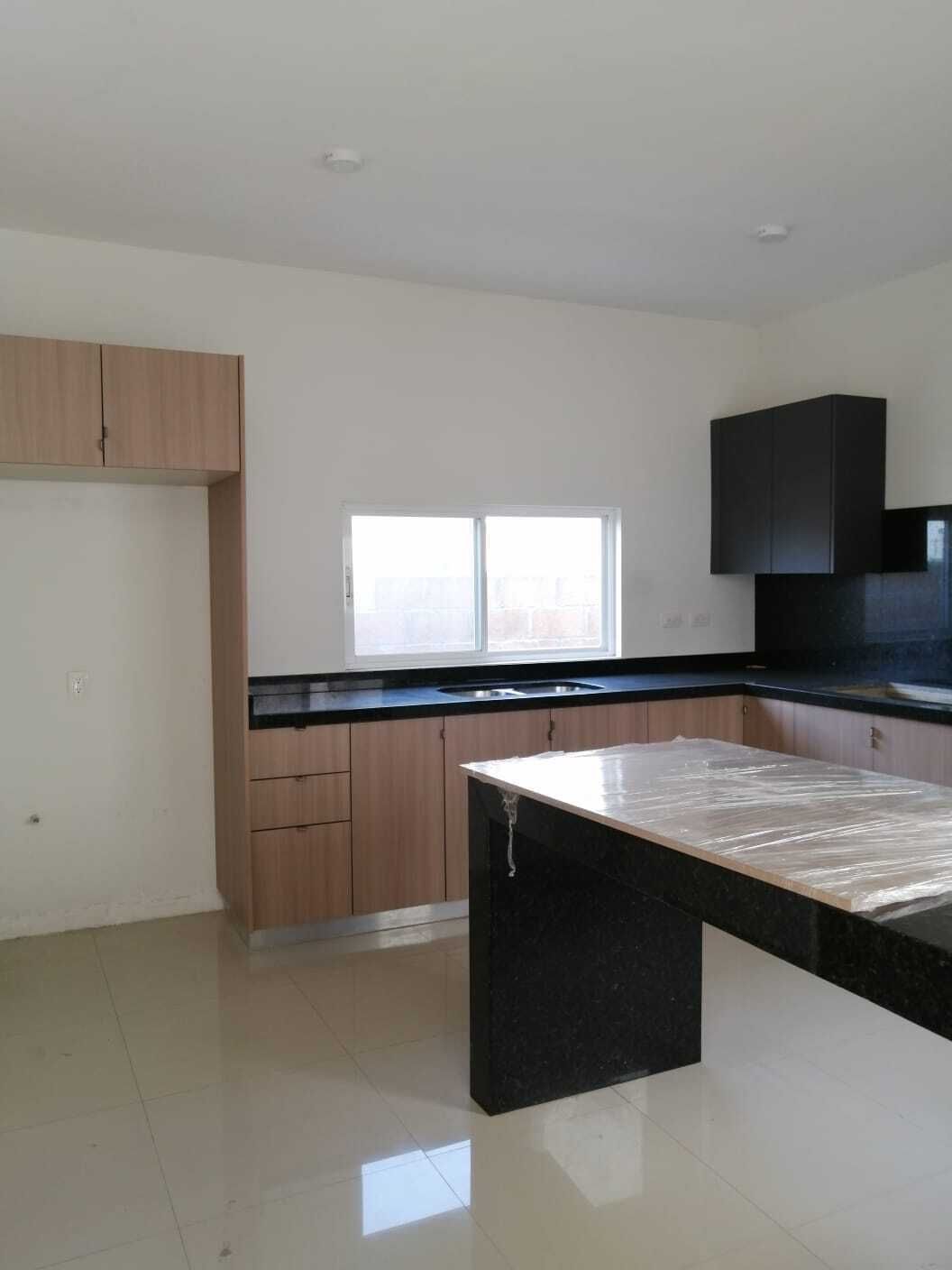 9 de 17: cocina con isla.