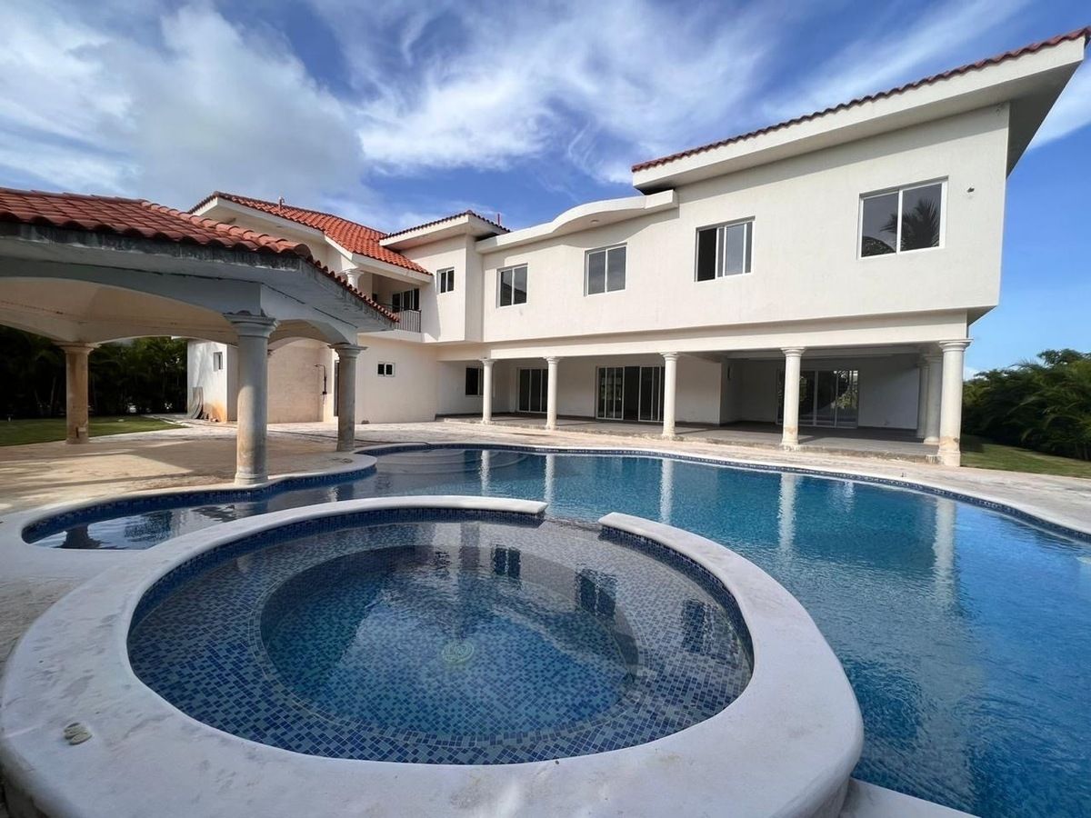 Venta Villa en Metro County Club de 6 habitaciones image 6