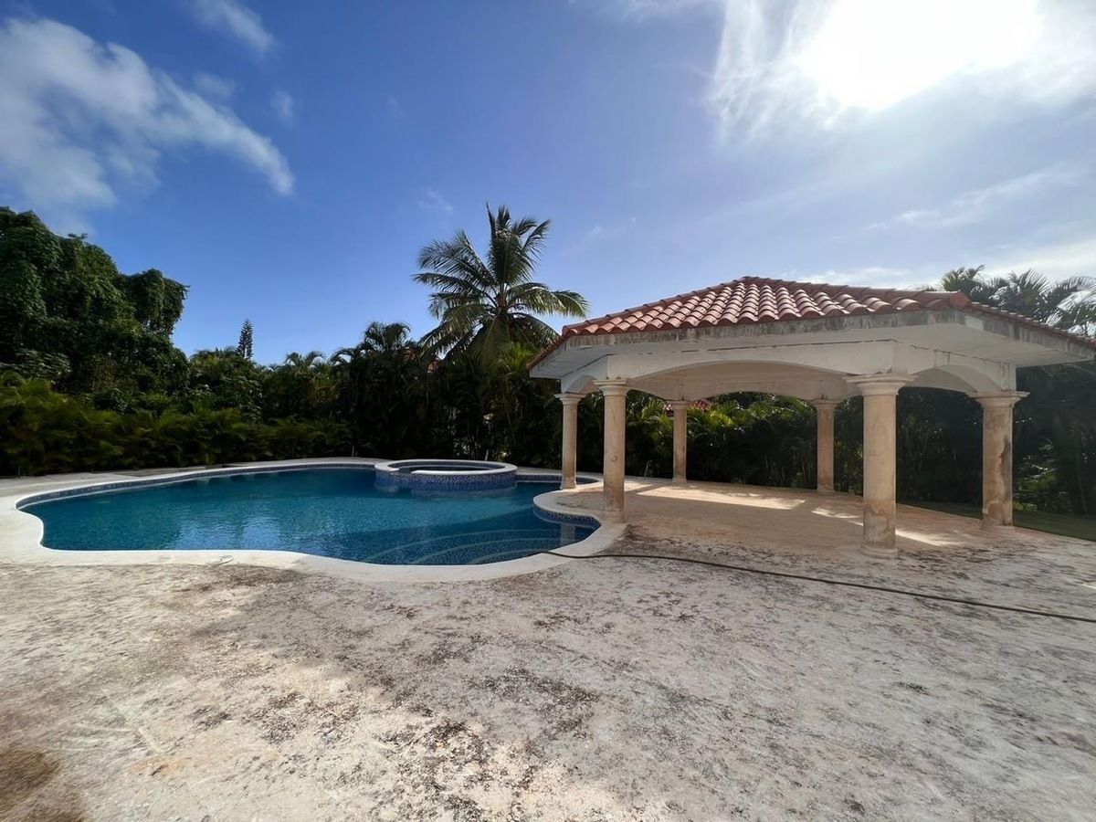 Venta Villa en Metro County Club de 6 habitaciones image 8