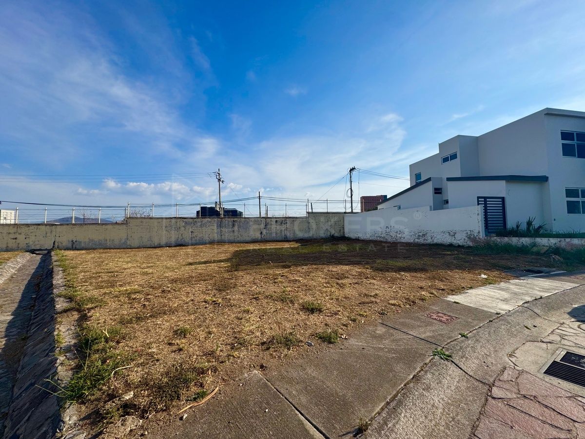 Campo Nogal terreno residencial - foto 3