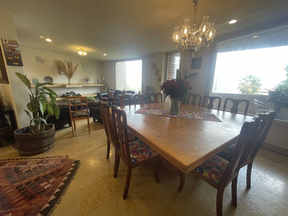 2 of 24: Sala-Comedor