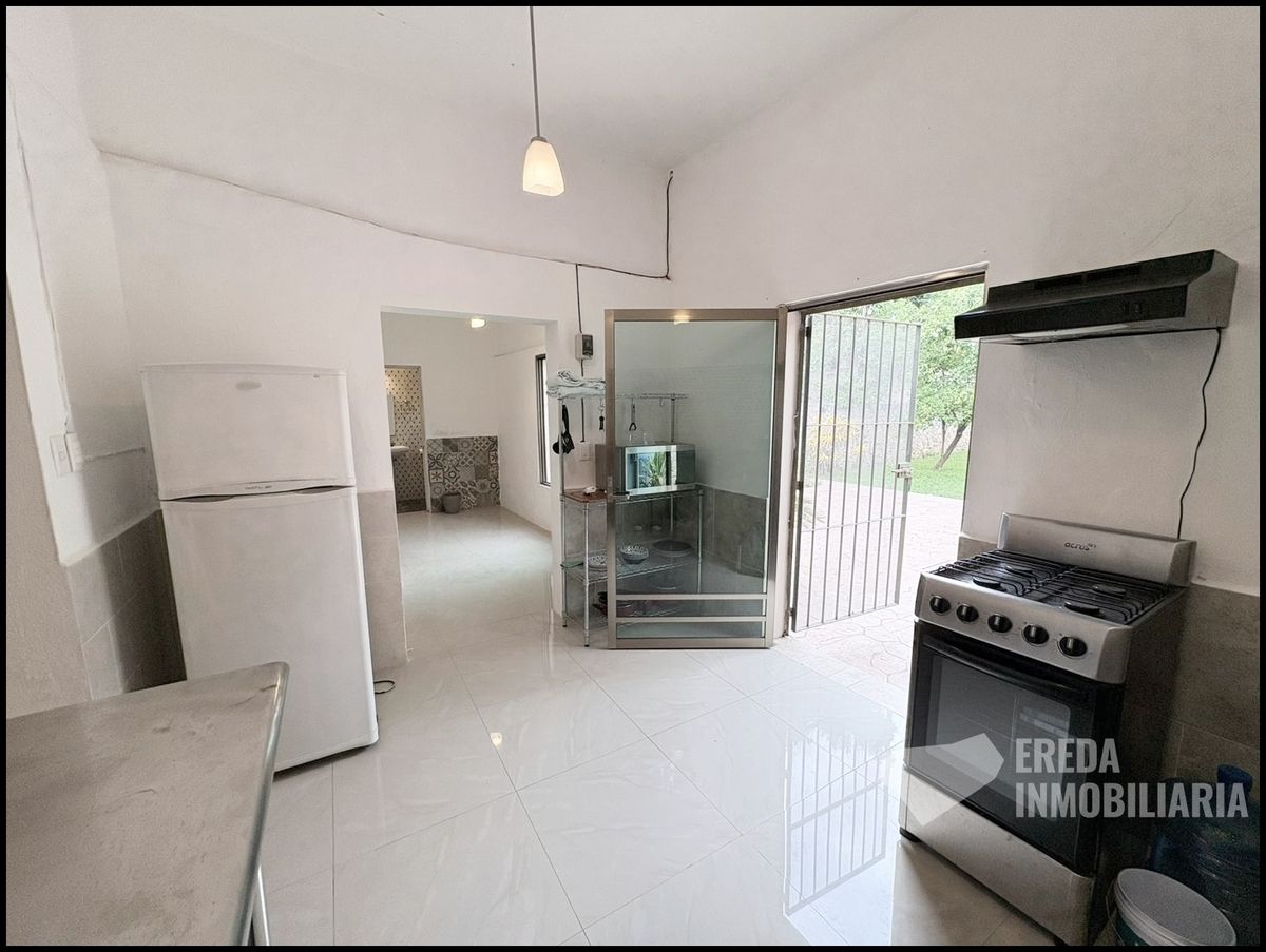 3 of 18: Cocina equipada