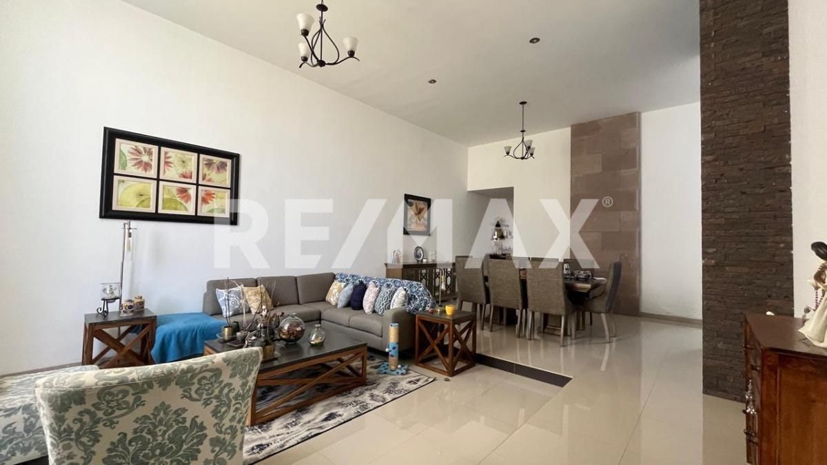Casa de una Planta en Venta las Quintas Residencial