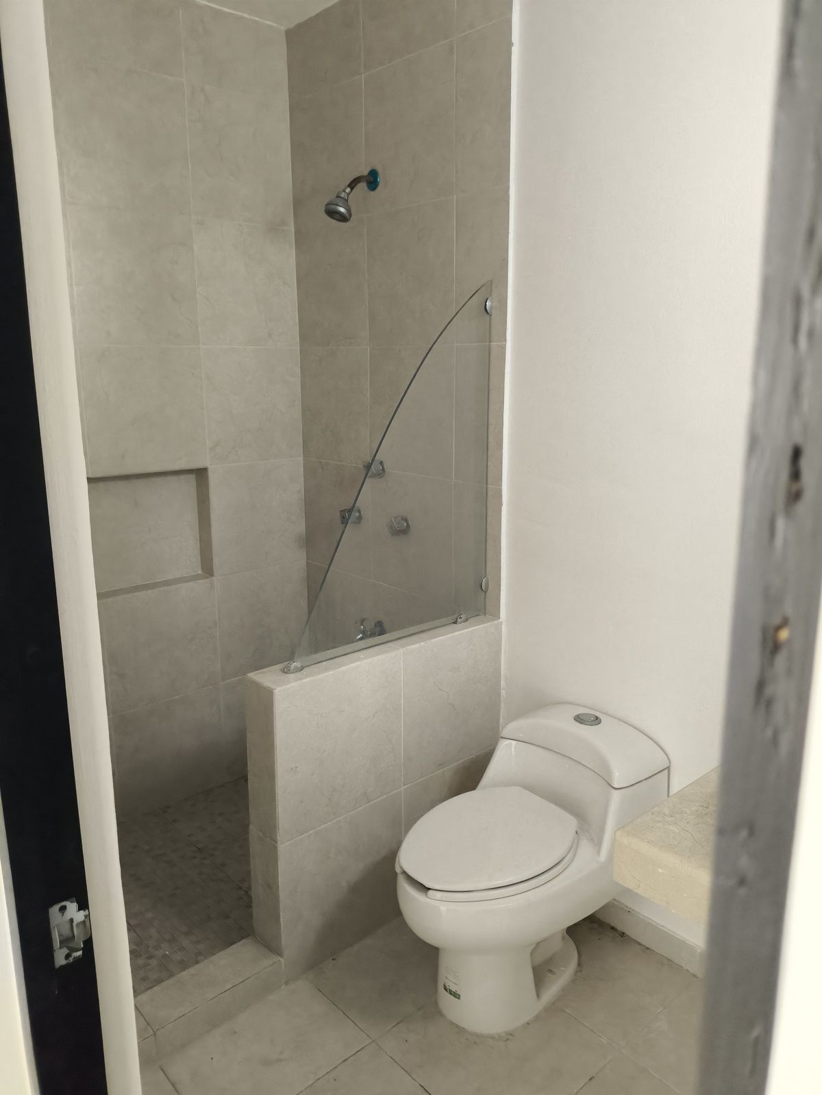 4 of 15: Baño planta baja