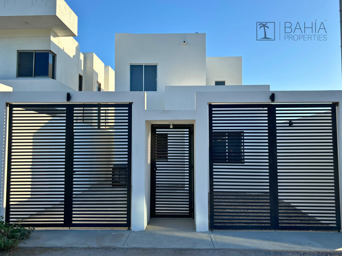 2 de 14: Fachada Exterior
