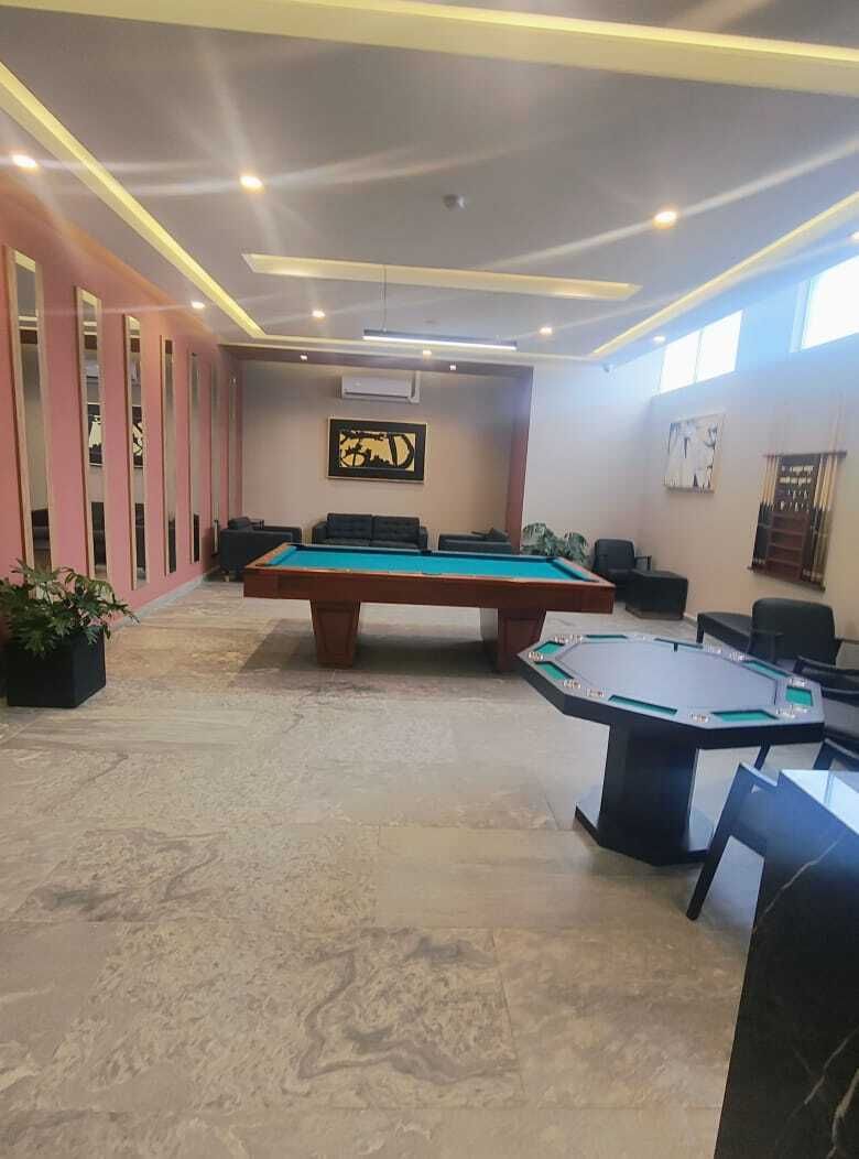 26 of 30: Salón Ingles