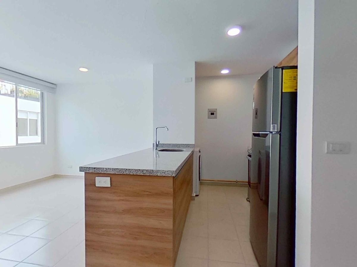 5 of 30: Vista de sala comedor